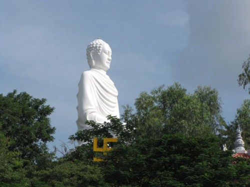 Long Son Pagoda – beautiful symbol of the “Land of Frankincense”